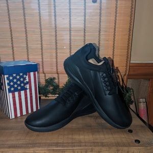 Clove shoes/ sneakers